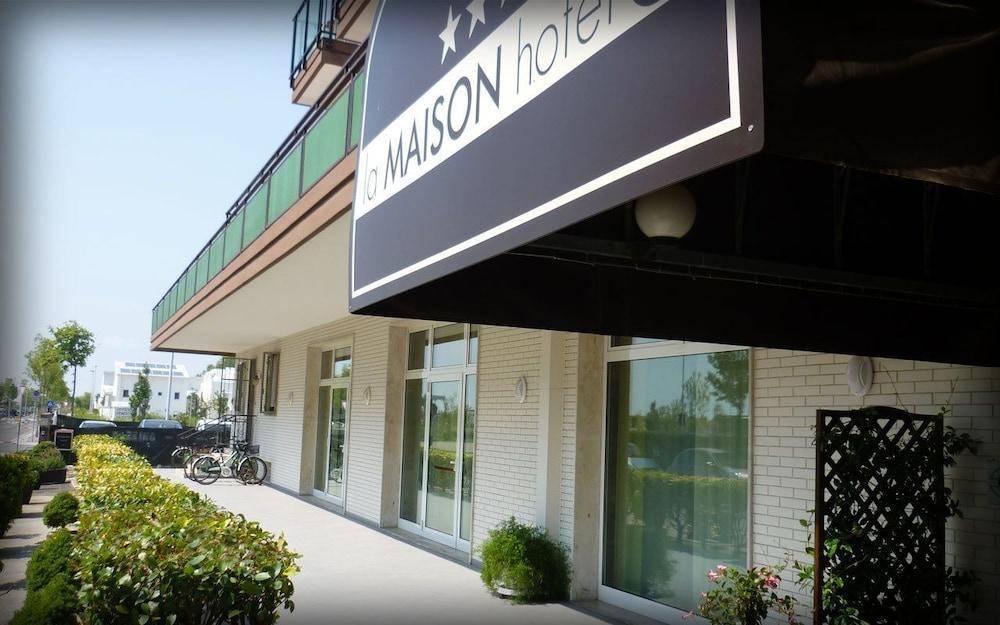 La Maison By Hotel Aldebaran Lido di Jesolo Exterior photo